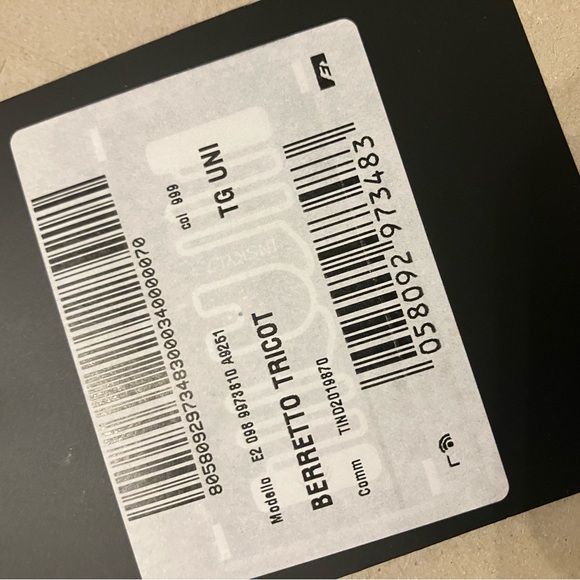 BEAUTIFUL RARE OVERSIZED MONCLER GRENOBLE BEANIE - Picture 10 of 10